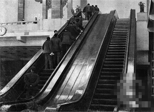 1959年北京地鐵站自動扶梯