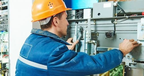 電梯門機(jī)檢查
