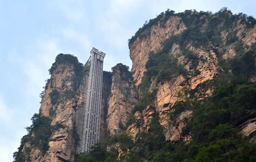 百龍電梯